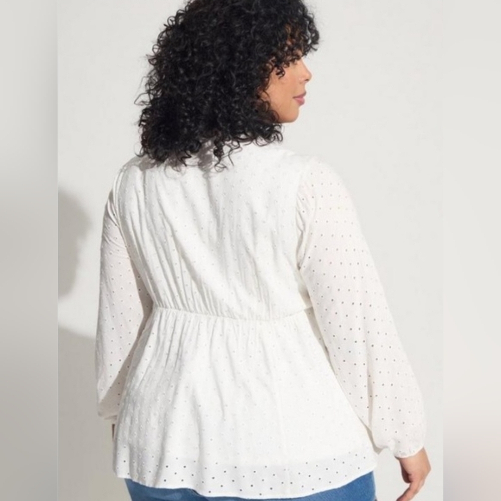 Torrid White Eyelet Detail Peasant Flowy Women's Top Size 3 (3X) - Picture 2 of 12